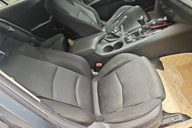 Used Mazda 3 Axela 2014 Sedan 1.5L Manual Comfort Model Right Front Seat
