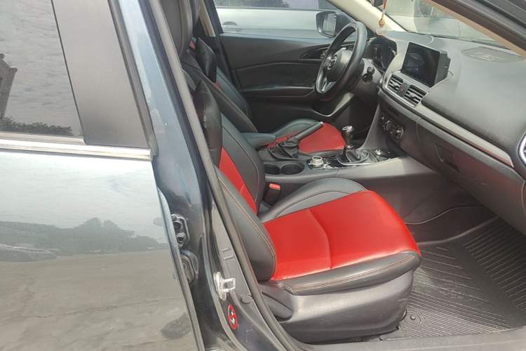Used Mazda 3 Axela 2014 Sedan 1.5L Manual Comfort Model Right Front Seat