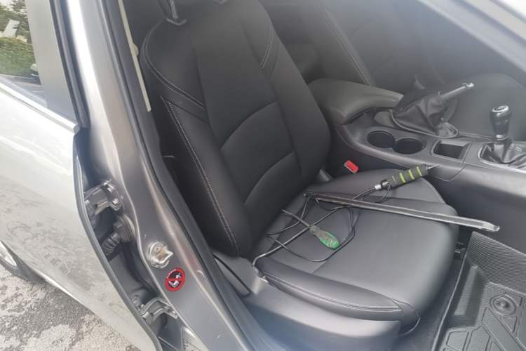 Used Mazda 3 Axela 2014 Sedan 1.5L Manual Comfort Model Right Front Seat
