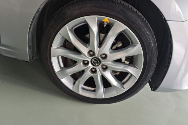 Used Mazda 3 Axela 2014 Sedan 2.0L Automatic Flagship Model Right Front Wheel Hub