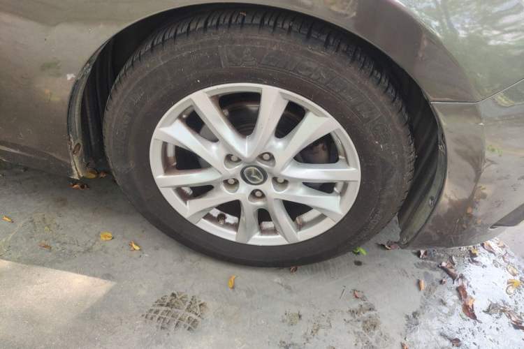 Used Mazda 3 Axela 2014 Sedan 1.5L Manual Comfort Model Right Front Wheel Hub