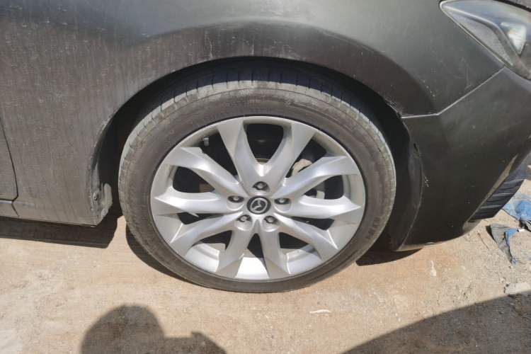 Used Mazda 3 Axela 2014 Sedan 2.0L Automatic Flagship Model Right Front Wheel Hub