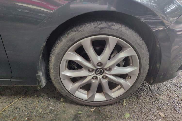 Used Mazda 3 Axela 2014 Sedan 2.0L Automatic Flagship Model Right Front Wheel Hub