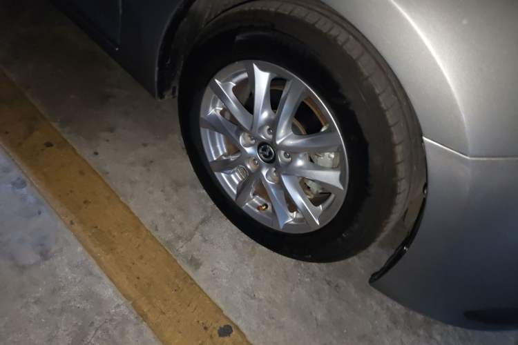 Used Mazda 3 Axela 2014 Sedan 1.5L Automatic Luxury Model Right Front Wheel Hub