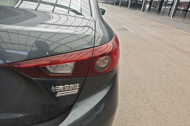 Used Mazda 3 Axela 2014 Sedan 1.5L Manual Comfort Model Right Rear Taillight