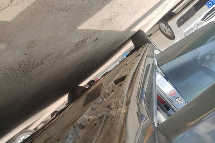Used Mazda 3 Axela 2014 Sedan 1.5L Manual Comfort Model Right Side Sill