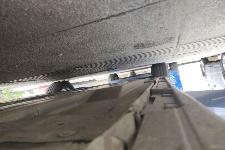 Used Mazda 3 Axela 2014 Sedan 1.5L Automatic Comfort Model Right Side Sill