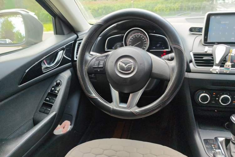 Used Mazda 3 Axela 2014 Sedan 1.5L Automatic Comfort Model Steering Wheel