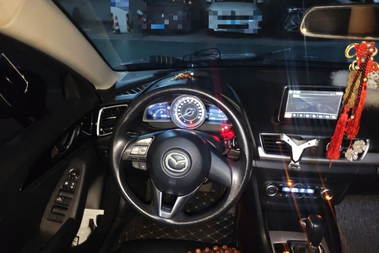 Used Mazda 3 Axela 2014 Sedan 1.5L Automatic Luxury Model Steering Wheel