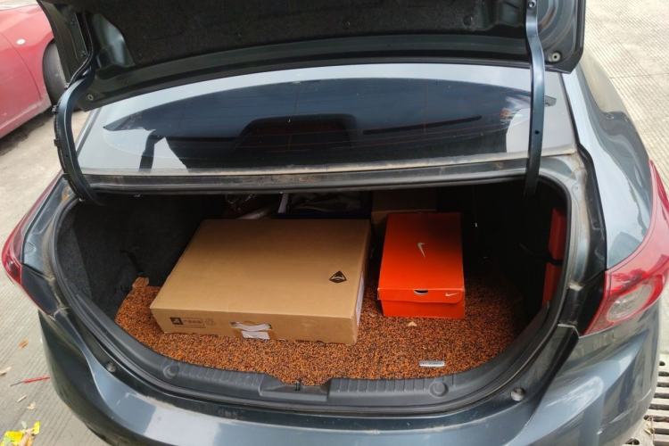 Used Mazda 3 Axela 2014 Sedan 2.0L Automatic Sport Model Trunk