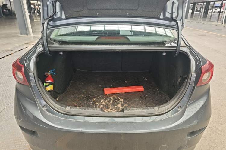 Used Mazda 3 Axela 2014 Sedan 1.5L Manual Comfort Model Trunk