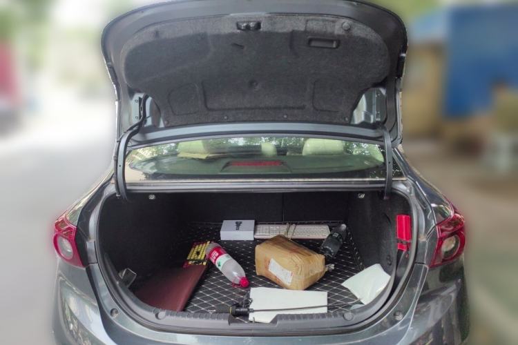 Used Mazda 3 Axela 2014 Sedan 2.0L Automatic Flagship Model Trunk