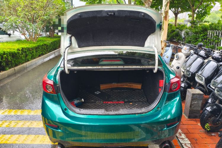 Used Mazda 3 Axela 2014 Sedan 2.0L Automatic Sport Model Trunk