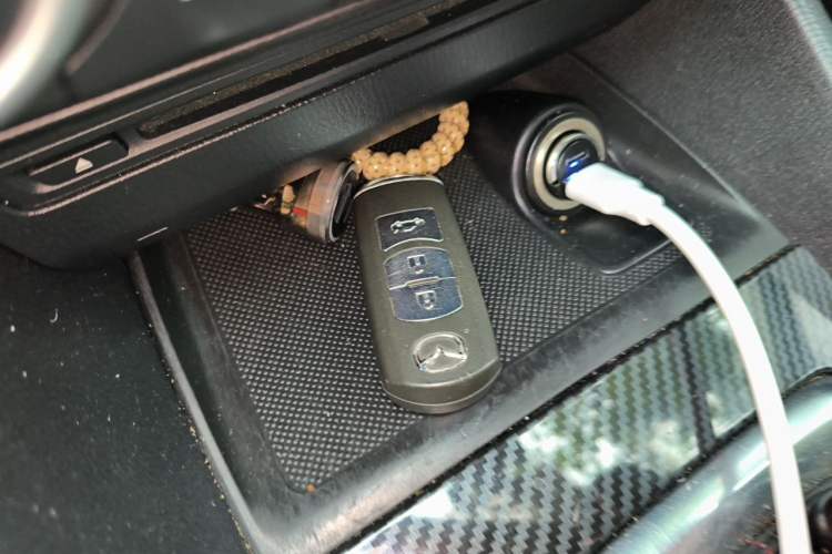 Used Mazda 3 Axela 2014 Sedan 2.0L Automatic Sport Model Vehicle Key