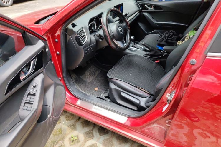 Used Mazda 3 Axela 2014 Sedan 1.5L Automatic Comfort Model Driver Seat