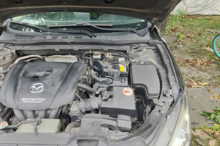 Used Mazda 3 Axela 2014 Sedan 1.5L Manual Comfort Model Engine Bay Left