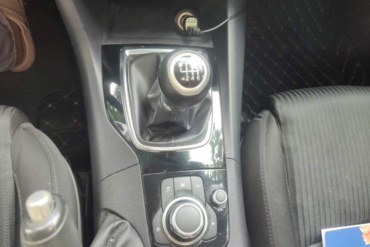 Used Mazda 3 Axela 2014 Sedan 1.5L Manual Comfort Model Gear Lever