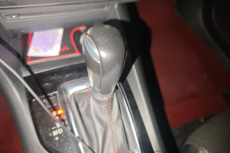 Used Mazda 3 Axela 2014 Hatchback 2.0L Automatic Sport Model Gear Lever
