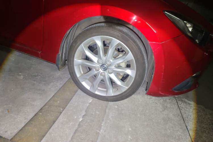 Used Mazda 3 Axela 2014 Hatchback 2.0L Automatic Sport Model Right Front Wheel Hub