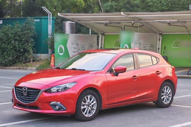 Used Mazda 3 Axela 2014 Hatchback 1.5L Automatic Luxury Model