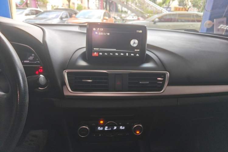 Used Mazda 3 Axela 2014 Sedan 1.5L Automatic Luxury Model Audio And AC Panel