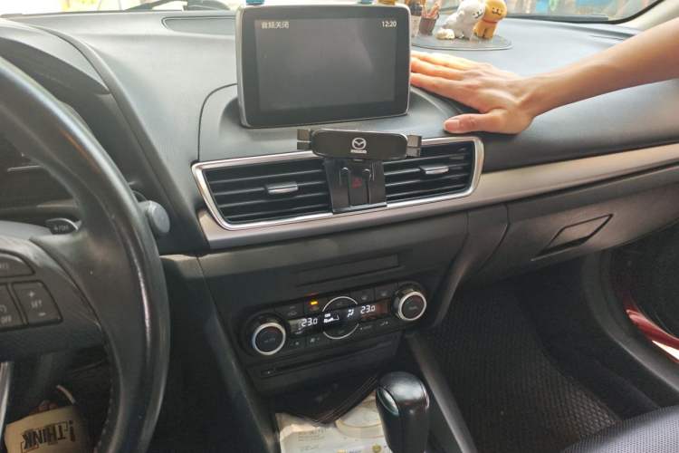 Used Mazda 3 Axela 2014 Hatchback 2.0L Automatic Sport Model Audio And AC Panel