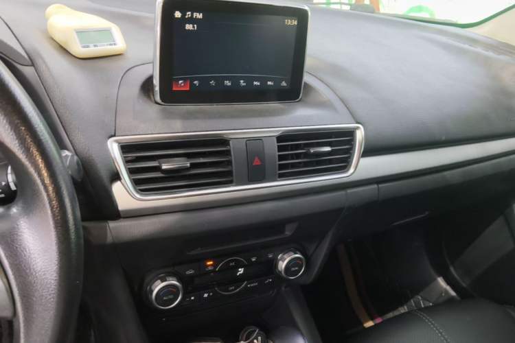 Used Mazda 3 Axela 2014 Hatchback 1.5L Automatic Luxury Model Audio And AC Panel