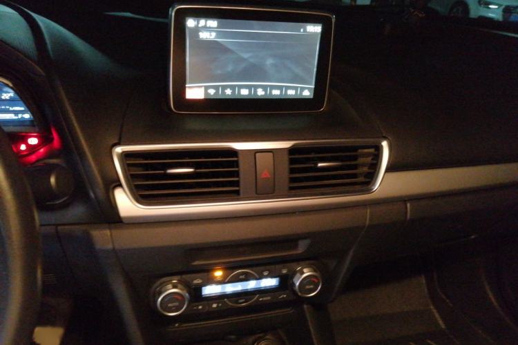 Used Mazda 3 Axela 2014 Sedan 2.0L Automatic Sport Model Audio And AC Panel