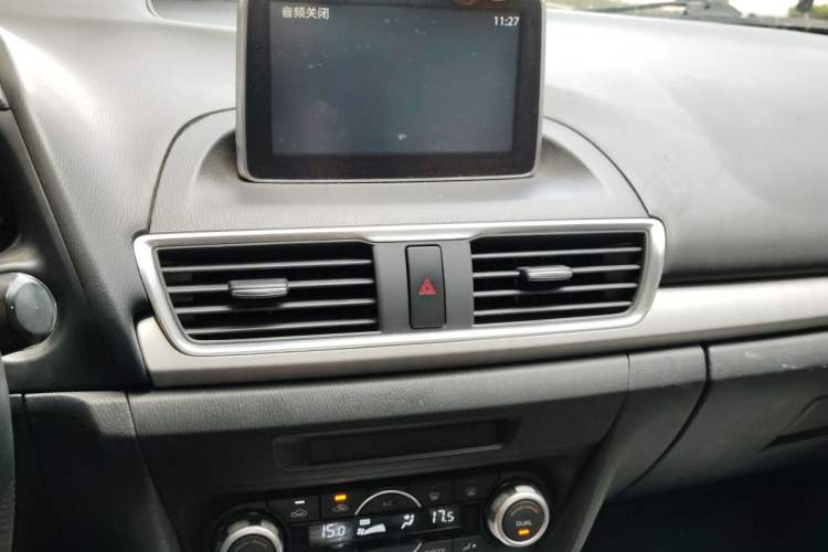 Used Mazda 3 Axela 2014 Sedan 1.5L Automatic Luxury Model Audio And AC Panel
