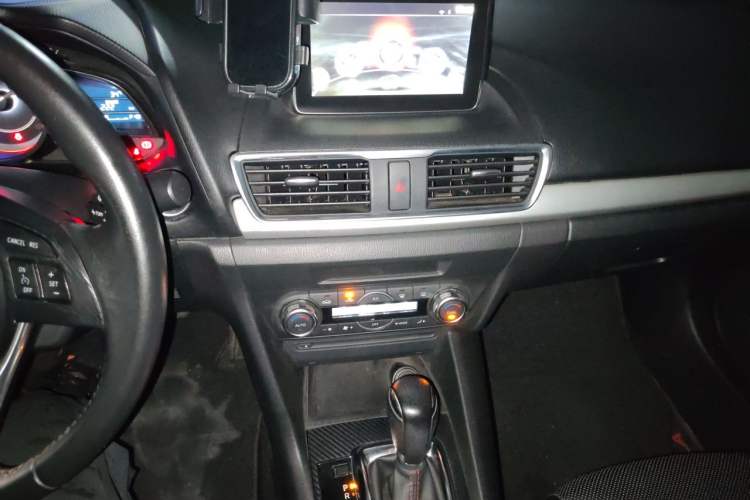Used Mazda 3 Axela 2014 Sedan 2.0L Automatic Sport Model Audio And AC Panel