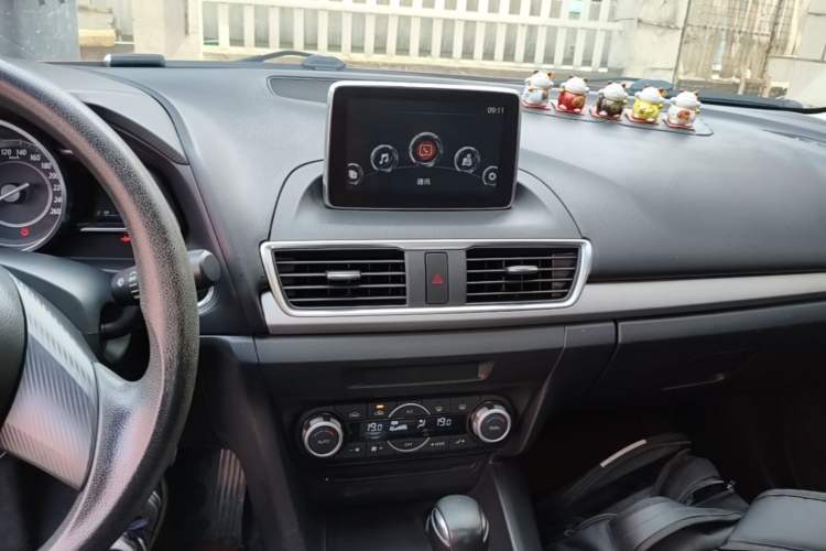 Used Mazda 3 Axela 2014 Sedan 1.5L Automatic Luxury Model Audio And AC Panel