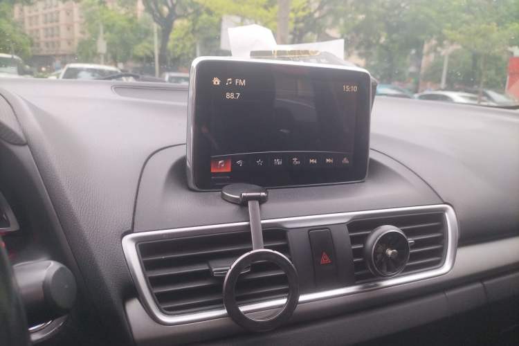 Used Mazda 3 Axela 2014 Hatchback 2.0L Automatic Flagship Model Audio And AC Panel