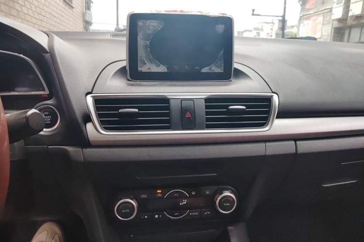 Used Mazda 3 Axela 2014 Sedan 1.5L Automatic Luxury Model Audio And AC Panel