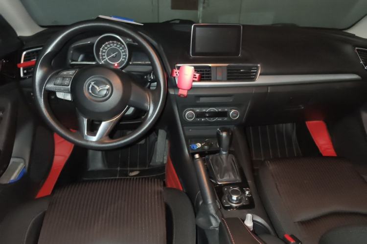 Used Mazda 3 Axela 2014 Hatchback 1.5L Automatic Luxury Model Center Console