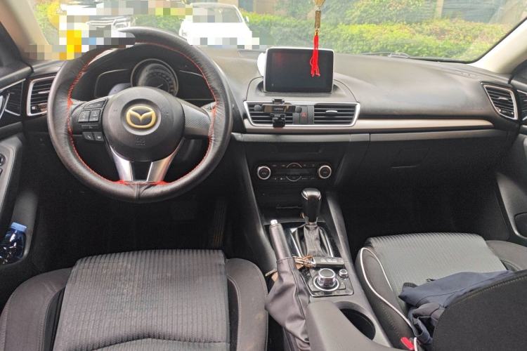 Used Mazda 3 Axela 2014 Sedan 1.5L Automatic Luxury Model Center Console