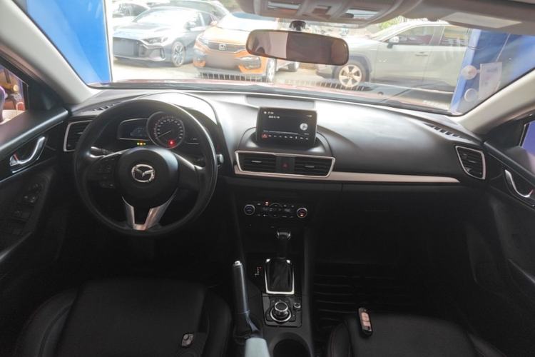 Used Mazda 3 Axela 2014 Sedan 1.5L Automatic Luxury Model Center Console