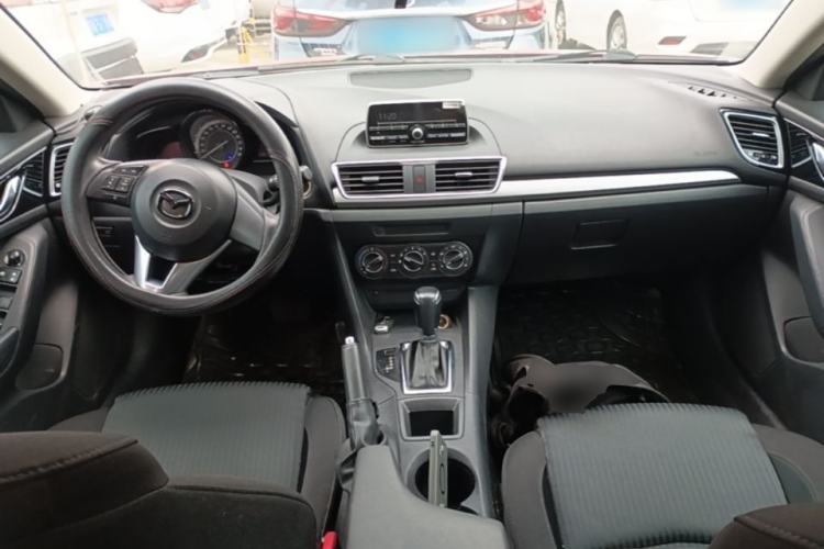 Used Mazda 3 Axela 2014 Sedan 1.5L Automatic Comfort Model Center Console