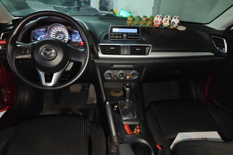 Used Mazda 3 Axela 2014 Sedan 1.5L Automatic Comfort Model Center Console