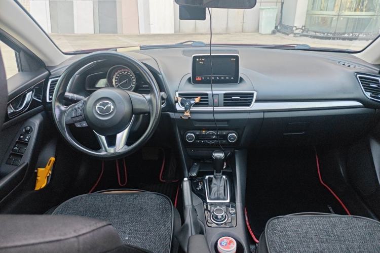 Used Mazda 3 Axela 2014 Sedan 1.5L Automatic Luxury Model Center Console