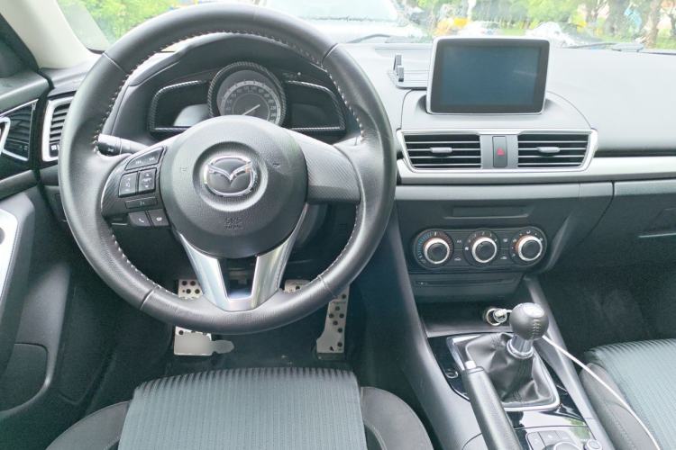 Used Mazda 3 Axela 2014 Sedan 1.5L Manual Comfort Model Center Console