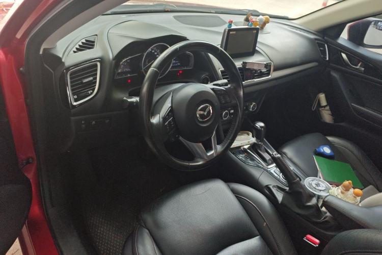Used Mazda 3 Axela 2014 Hatchback 2.0L Automatic Sport Model Center Console
