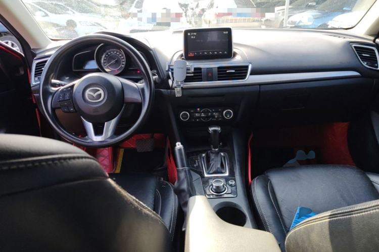 Used Mazda 3 Axela 2014 Hatchback 1.5L Automatic Luxury Model Center Console