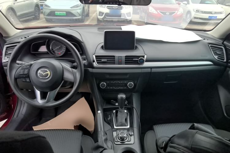 Used Mazda 3 Axela 2014 Hatchback 1.5L Automatic Luxury Model Center Console