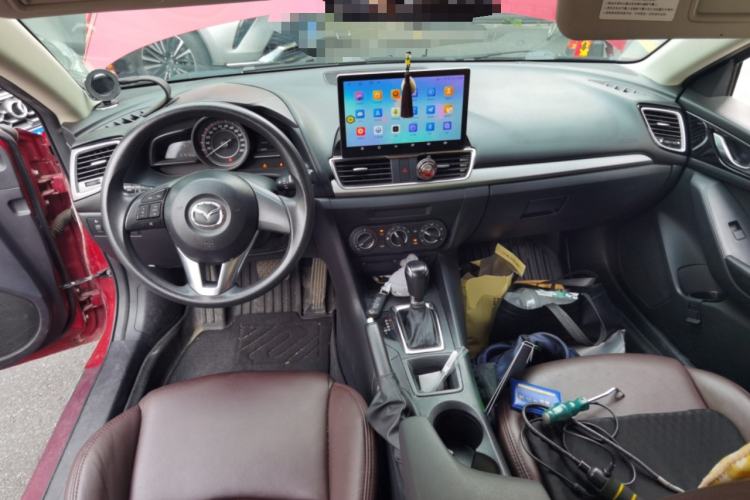 Used Mazda 3 Axela 2014 Sedan 1.5L Automatic Comfort Model Center Console