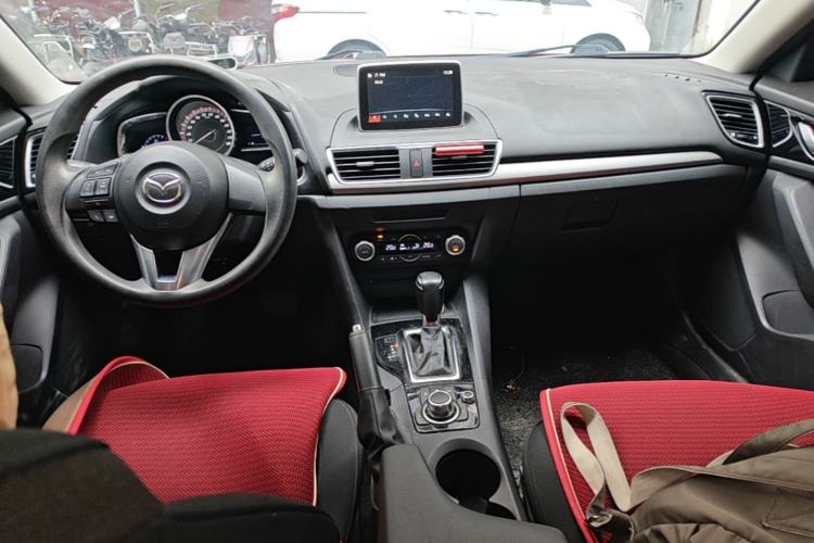 Used Mazda 3 Axela 2014 Sedan 1.5L Automatic Luxury Model Center Console