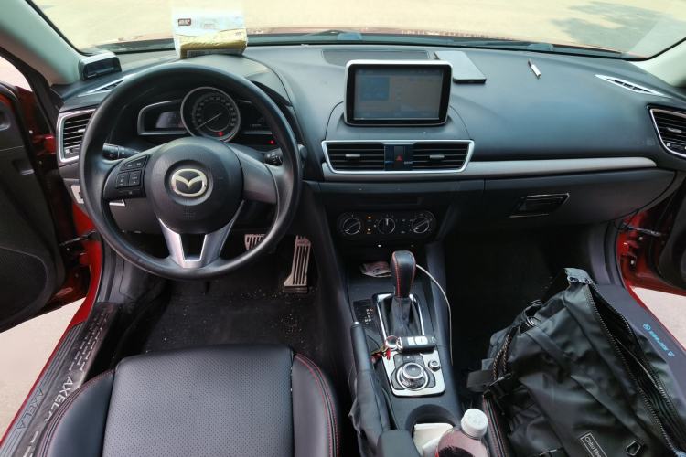 Used Mazda 3 Axela 2014 Sedan 1.5L Automatic Comfort Model Center Console