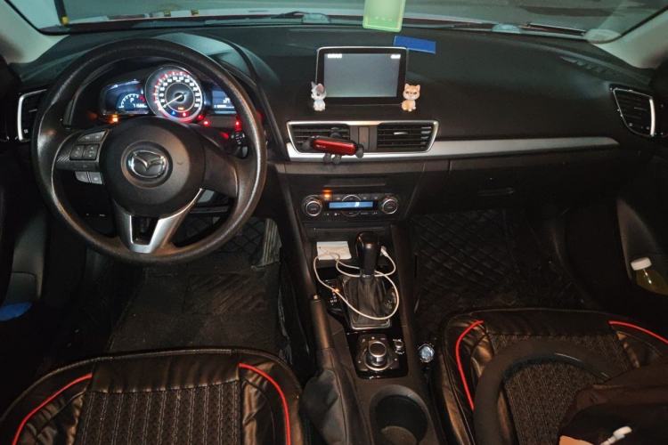 Used Mazda 3 Axela 2014 Sedan 1.5L Automatic Luxury Model Center Console