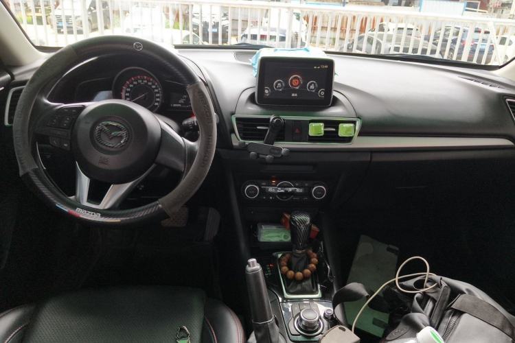 Used Mazda 3 Axela 2014 Sedan 1.5L Automatic Luxury Model Center Console