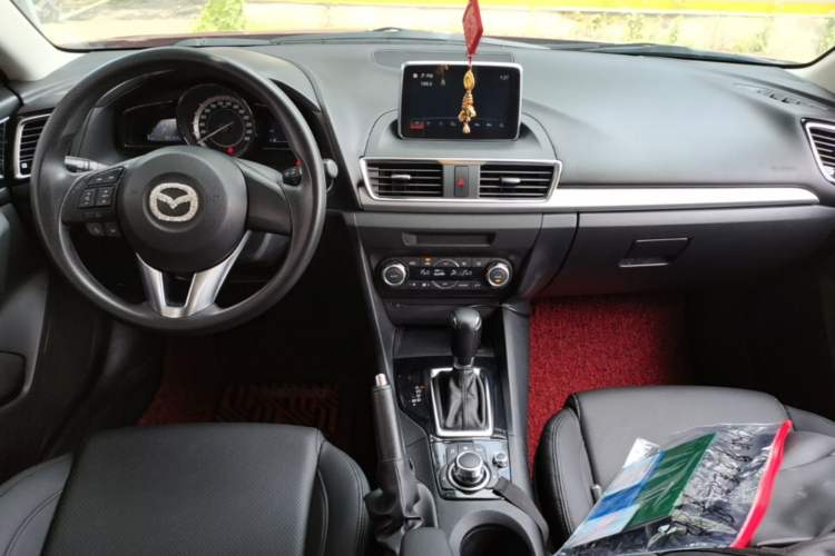 Used Mazda 3 Axela 2014 Sedan 1.5L Automatic Luxury Model Center Console
