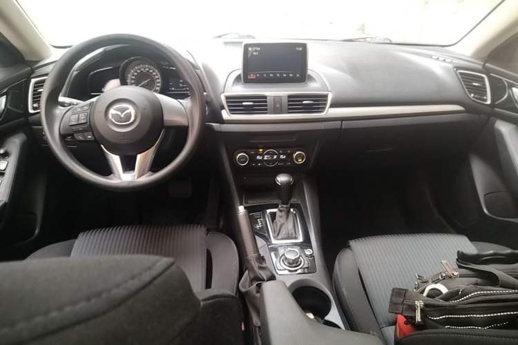 Used Mazda 3 Axela 2014 Sedan 1.5L Automatic Luxury Model Center Console